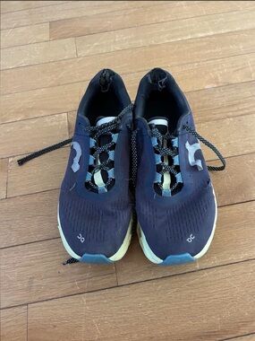 On Cloud Men's Running Shoes in Navy Blue